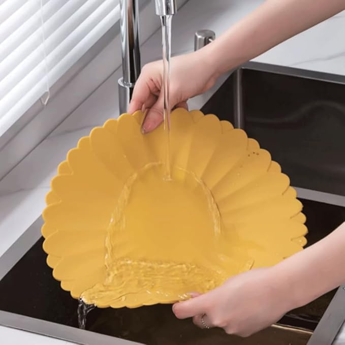 Heat-Resistant Silicone Trivet Mats, Non-Slip Hot Plate Holder for Kitchen Countertops & Dining Table, Reusable Pot Holder Pad with Secure Grip, Dishwasher Safe (Purple, Diameter: 30cm/11.81")