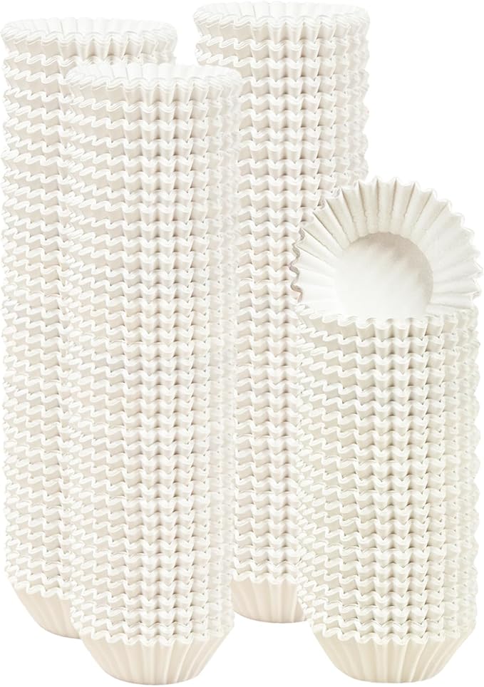 qiqee 1000 Count Mini Cupcake Liners White Muffin Liners Food Grade Baking Cups Paper No Smells（Small Size）